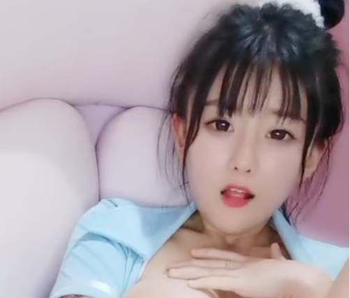 清纯软妹子直播秀-软软小湿妹合集精彩多多