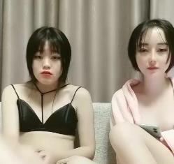 优质主播小热巴&闺蜜双F~打粑粑合集4V-5.5G，互动道具P友分享，真正的好闺蜜一起上！