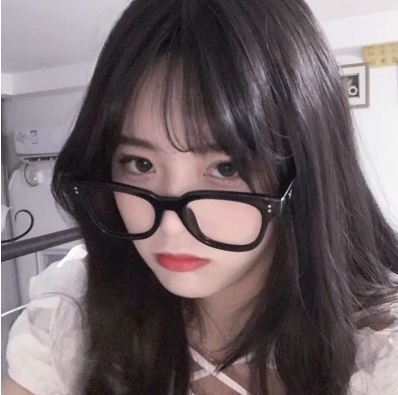《眼镜妹妹》抖音美女合集：独特魅力吸引眼球视频丰富多彩