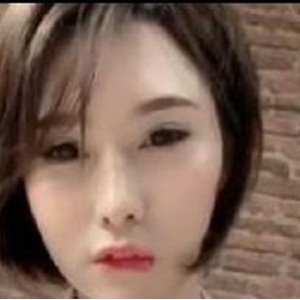 香港顶级美女米布儿资源视频1.3G，美腿模特身材绅士必收