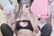 绯红小猫：高颜值人气主播作品合集