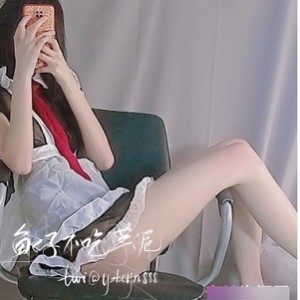 推特网红鱼子女仆装扮大长腿欣赏