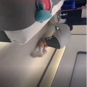 可爱S双S学生主-原味白袜闻舔/喝圣水/爬行遛狗[1v+177M][百度盘]