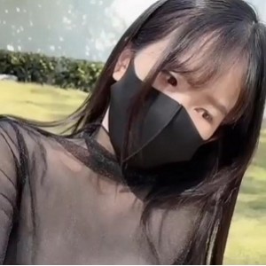 粉色情人温泉花园双马尾妹子2V，986M