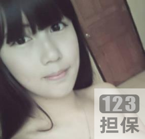 根据上述内容,可能的商品标题如下:1.限量发售兰商学院校花李宜辰日常自拍集锦,展示颜值与身材,撩人必备!2.独家推荐兰商学院校花李宜辰自拍视频,摆拍吸睛,让你爱不释手!3.火爆热卖兰商学院校花李宜辰自拍合集,204张照片+3集视频,绝对让你心动!