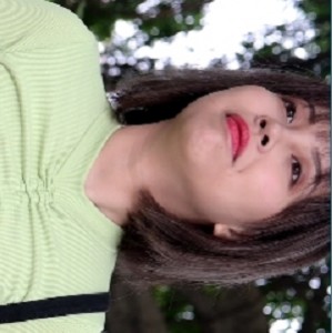 性感美女穿着肉感连衣裙配高跟丝袜视频分享