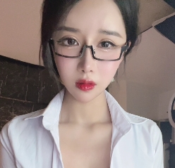 网易CC小恩雅土豪定制合集：12V7.56G百度盘