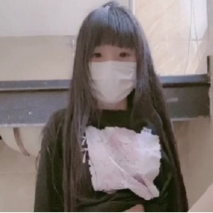 2V超嫩妹子：搬运滿足你的口慾