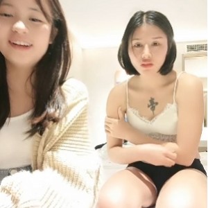 斗鱼超人气稀缺豪放姐妹花国产酒店双人游戏实录