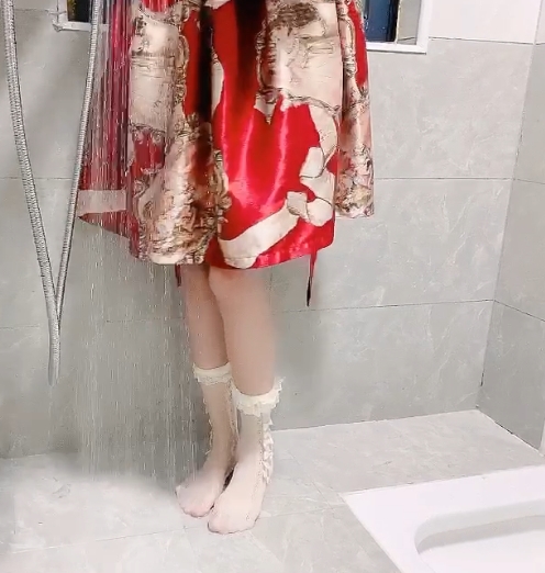 721定制小兔软糖:红色妹子VIP定制版,精彩剧情清晰画面,让你欲罢不能