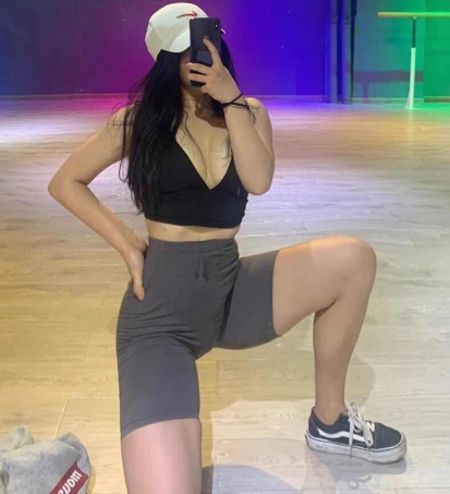 小姐姐的火辣身材：令人惊艳的健身尤物！