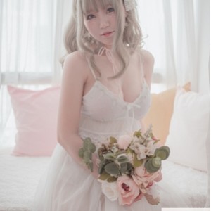 《YOKO宅夏COS26套高清合集：网红YOKO的精湛演技和清新外表，灵动自信，令人着迷》