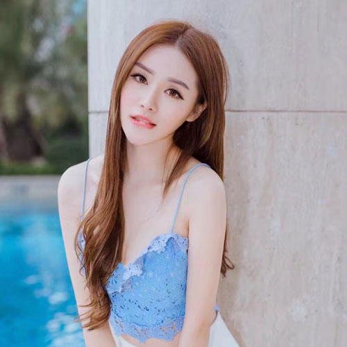 李夏娜:一位被称为“小仙女”的网红主播,热情洋溢的游戏视频,性感蕾丝黑丝,让你赏心悦目
