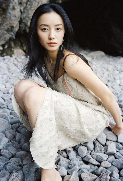 在阿里云驱动上观看《寂静之海》的韩语中字版本