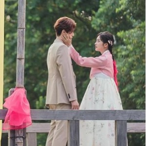 九尾狐姐姐传资源丰富，多种观看方式，原画、倍速版本可选