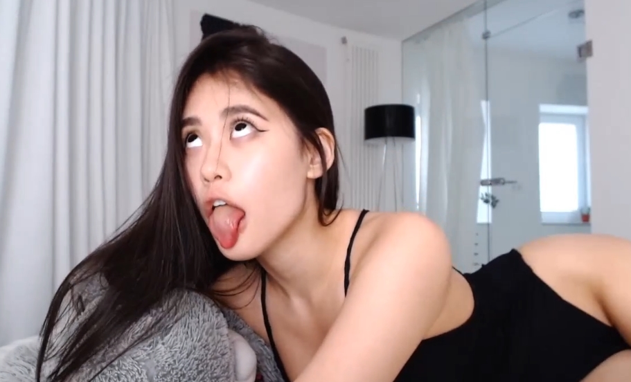 最新某推人气东南亚性感主播(LiChang)最新合集