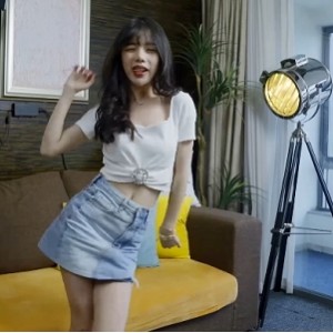 最新曾经的国货之光昔日火爆虎牙斗鱼的某传媒当家花旦绝版珍藏《潘甜甜》绝版三部曲完整合集3V-2.64G_百度云