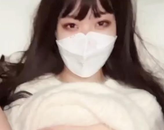 米娜学姐最新角色扮演:一个想“睡”我的女人?