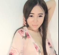 你给老公男友打电话都是噼里啪啦的,但你一定没见过有人边噼里啪啦忍耐快感边给老公男友打电话,这种奇葩C作你见过吗?