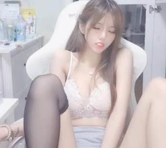 半糖颜值主播墨染社保视频合集,每一条都够撩骚的了。