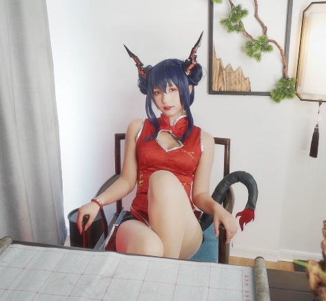 在《非自然死亡》中,神楽坂真冬的扮演者,在现实中也成了女神。