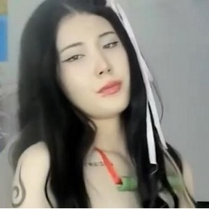 高能舞蹈24V2.7G：李慧珍自拍精彩直播，好看身材车衣道具秀喷泉定制款完整版下载