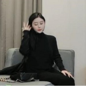 赵本六自拍1V1.1G视频，小姐姐颜值身材棒棒糖