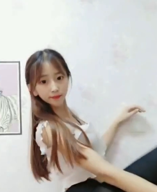 快手女神奥利圆妹一字马挑战视频合集441M精彩瞬间尽在掌握!