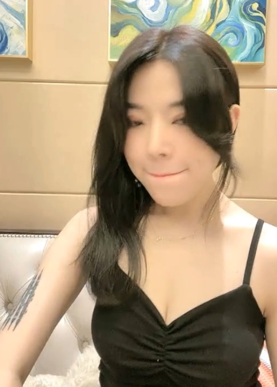 大罩杯美腿主播艺术小雅直播精彩合集，10.2G视频珍藏版