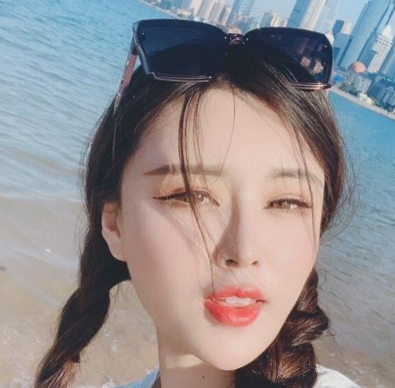 抖音网红萌宠狂野女神露脸佳作695MB，绅士们别犹豫了！