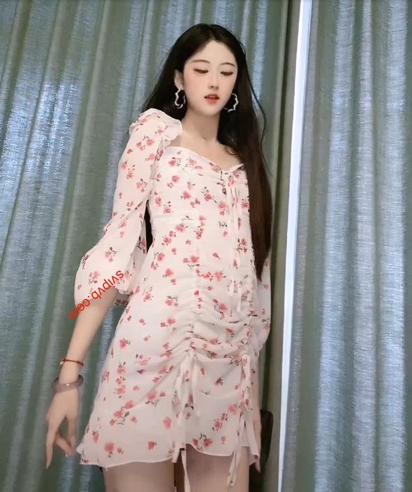 抖音高颜值女神颜不乖神豪定制合集6V1.5G，私人定制热舞与才艺展示