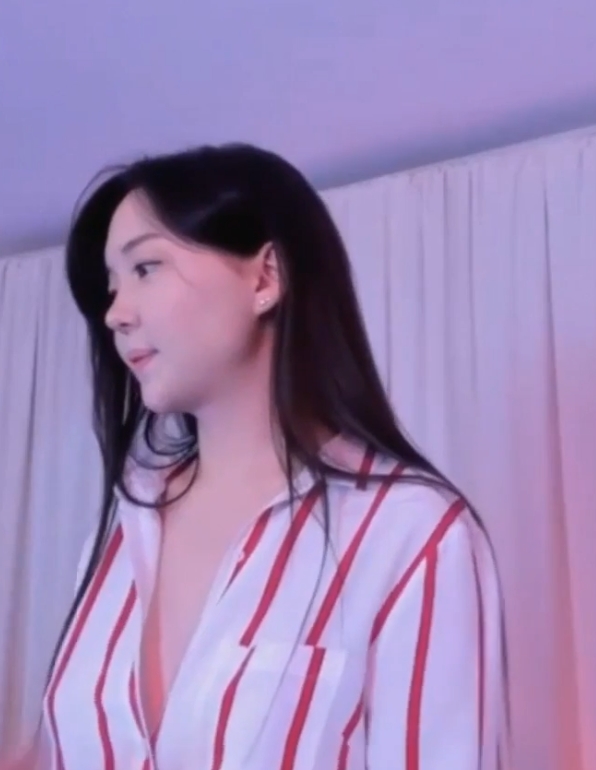韩国人气女神U_needed_me最新合集33V36.3G,精彩收藏318,百度ED2K下载