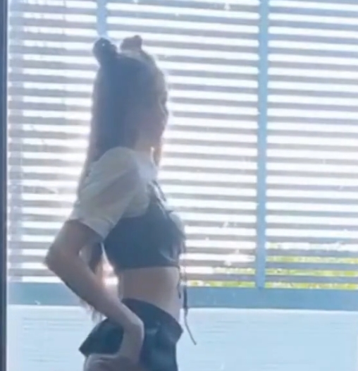 长腿美女百度补充合集16V4.33G，收藏水印按需