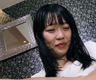 岛国实习生高清自拍合集1V1.2G，身材害羞满满粉丝魅力