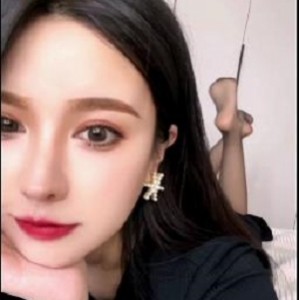 爱脚挑战~自剪合集上下部2V2.6G，素颜长腿小姐姐，车灯提示字幕