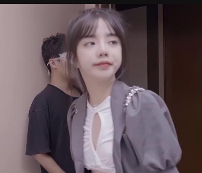 自拍潘甜甜隐退之作最新合集1V3G，学费风波揭秘