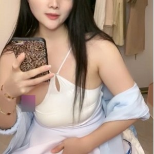 服装店老板娘！打烊后在店里放飞自我，看到裙子[1V 588M 百度盘]