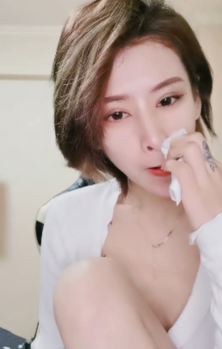 网红抖音快手美丽蔡美仁最新合集1V2.08G，随便一个动作美到爆