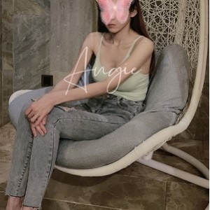 上海170反差婊贵妇+闺蜜Angie多人游合集69V381P4.8G，高端名媛互动展示