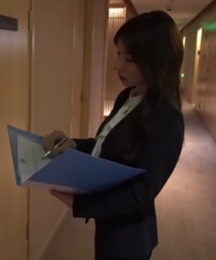 秀人百度盘顶级剧情周于希最新合集4V2G，第一视角享受女神被爱上