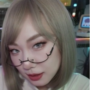 自行打包A&F超清性感英语老师芝芝长靴肉丝脚合集3V9.4G，文件有效30天