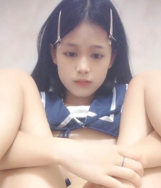 年轻妹子百度盘解压合集V3+3.5G，放飞自我表演