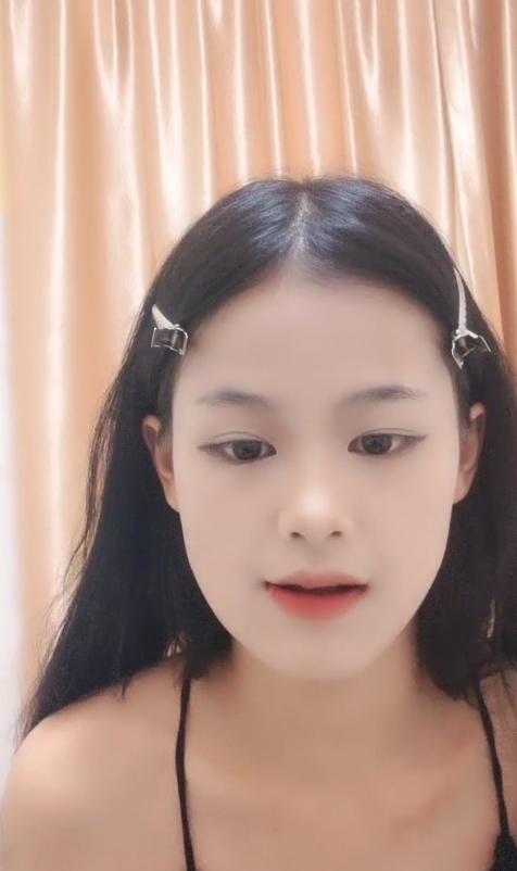 年轻妹子百度盘解压合集V3+3.5G，放飞自我表演