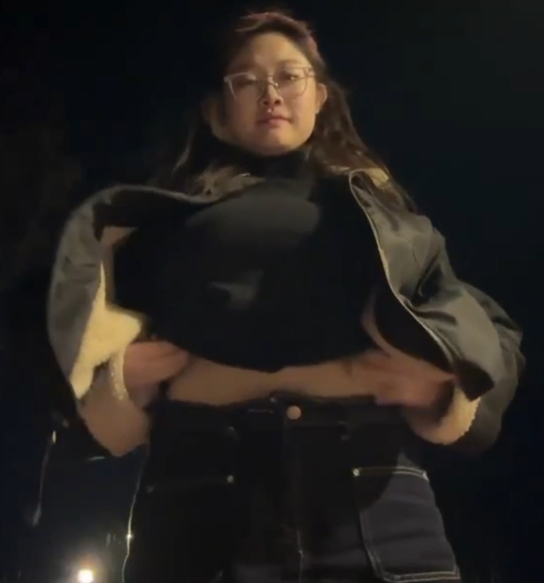 转载百度盘户外展示语文老师最新合集1V73M，大罩杯子