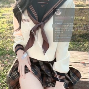 转载百度盘兔崽baby最新合集21V11G，jk黑白丝室内展示