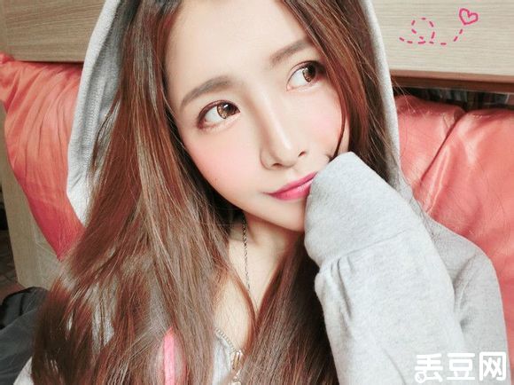 高颜值御姐合集88V6.8G，粉嫩妩媚的宝藏美女小黑，真实不做作