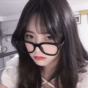 抖音美女眼镜妹妹私拍合集37V1.5G，学生装萌型直播风格