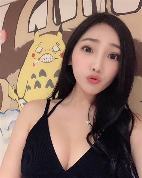 美女主播虎牙啵啵奶茶最新合集4V7.3G，jk服装舞蹈诱惑