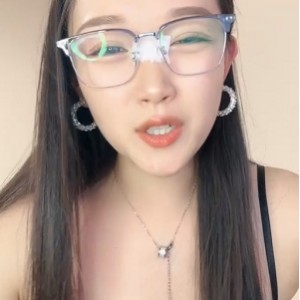 眼镜御姐妹子叭嗦最新合集57V48.6G，精彩对话收藏