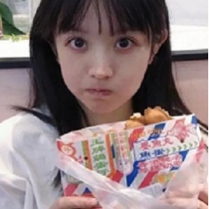 转载快手美女阿黑颜最新合集20P20V100MB，轻度效果日更